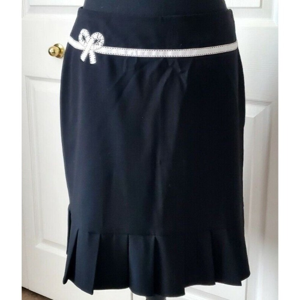 Larry Levine Womens Black Knee Length Casual Skirt Zip Close Stretch Flared Sz 4